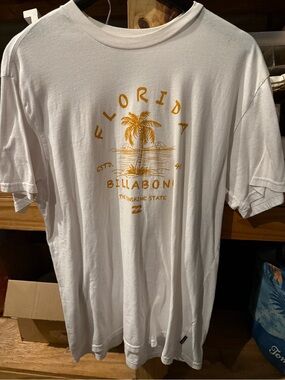 Billabong White Short-Sleeve Tee with Gold Palm Graphic